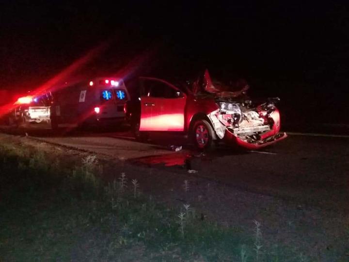 Pareja resulta ilesa en aparatoso accidente