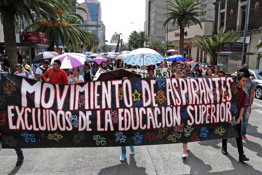 Universidades Benito Juárez son 'centros de adiestramiento', reclaman jóvenes