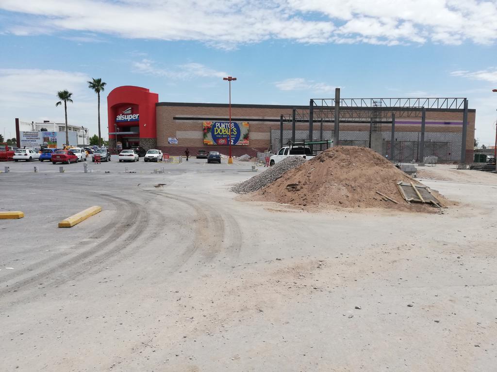 Se renueva Alsuper y construye plaza comercial