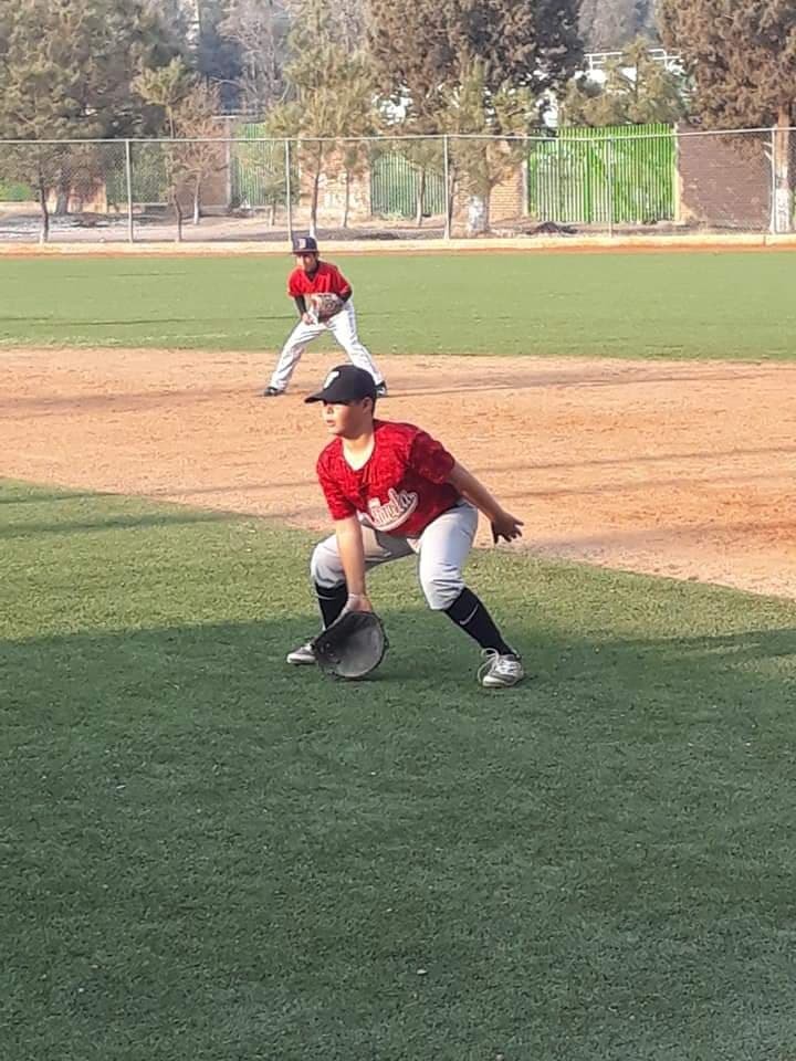 Alex Mora viaja a Colombia