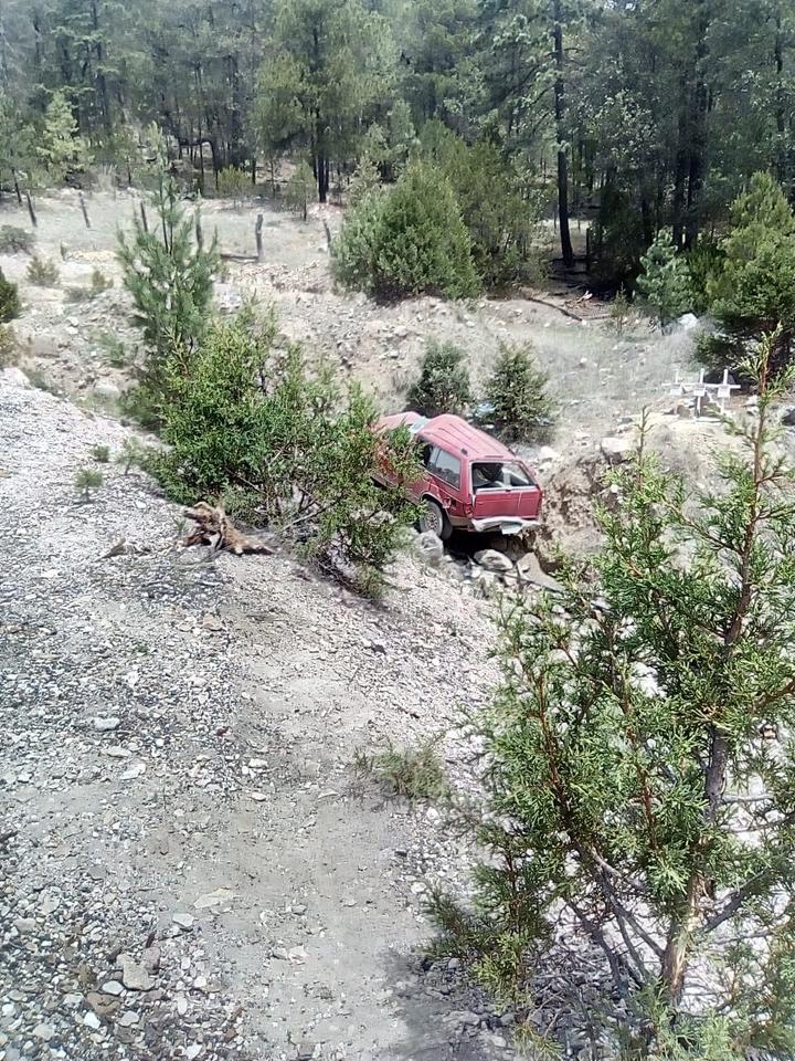 Volcadura en la sierra deja un occiso