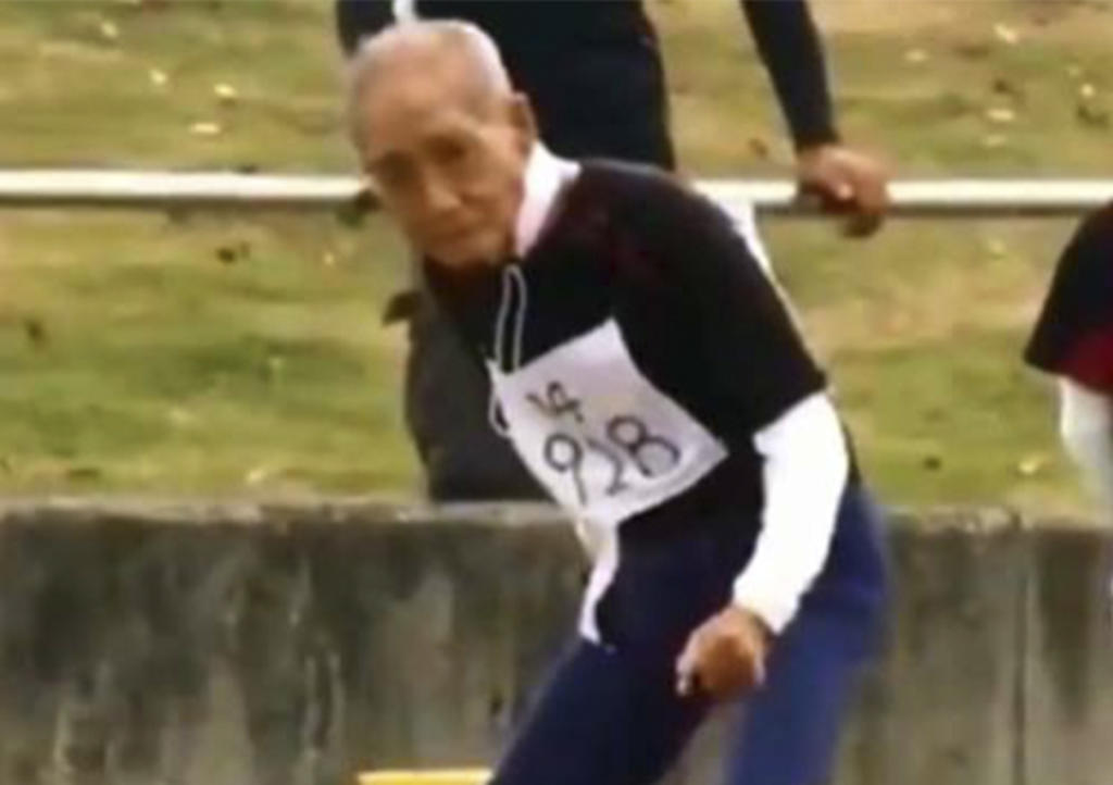 Hombre de 102 años completa carrera de 100 metros
