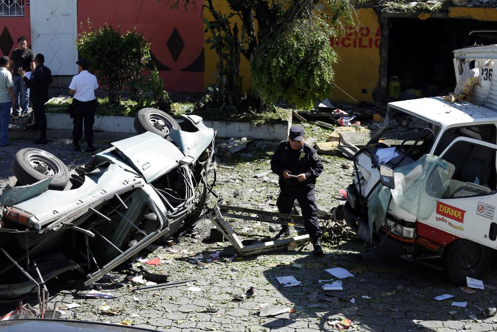 Explosión de cilindros de gas propano deja 3 muertos en El Salvador