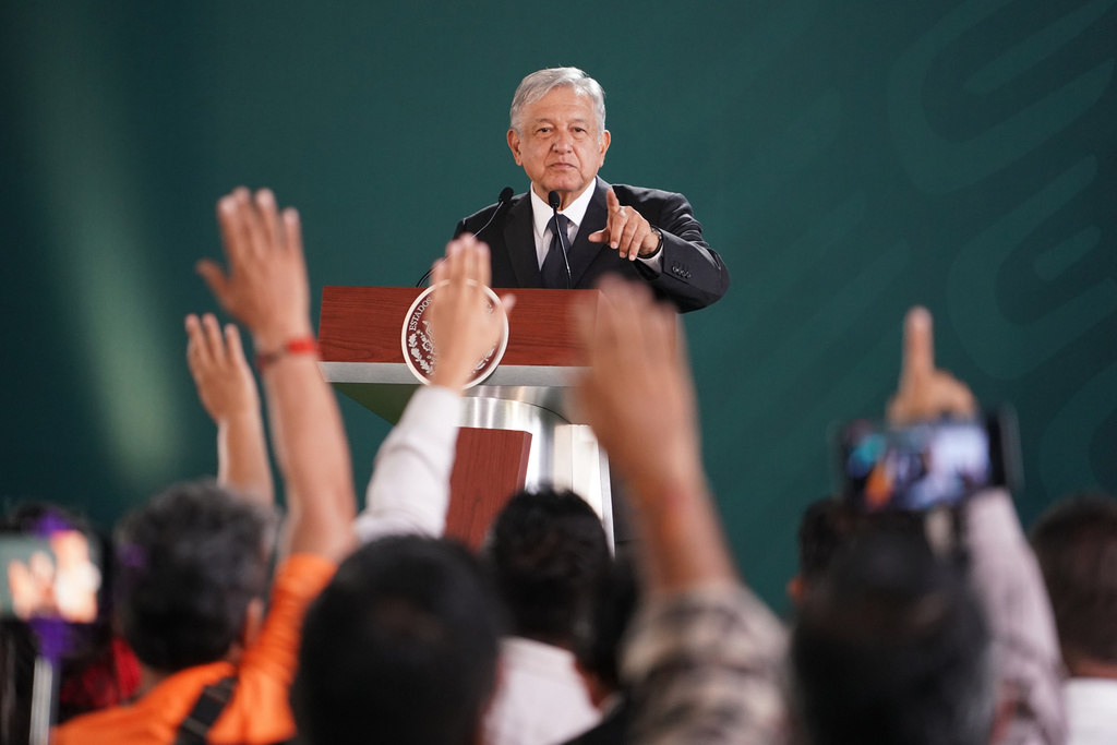 Sepulta López Obrador al seguro popular