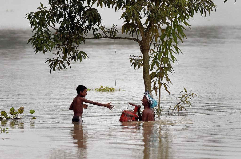 Al menos 12 muertos por inundaciones en noreste de India