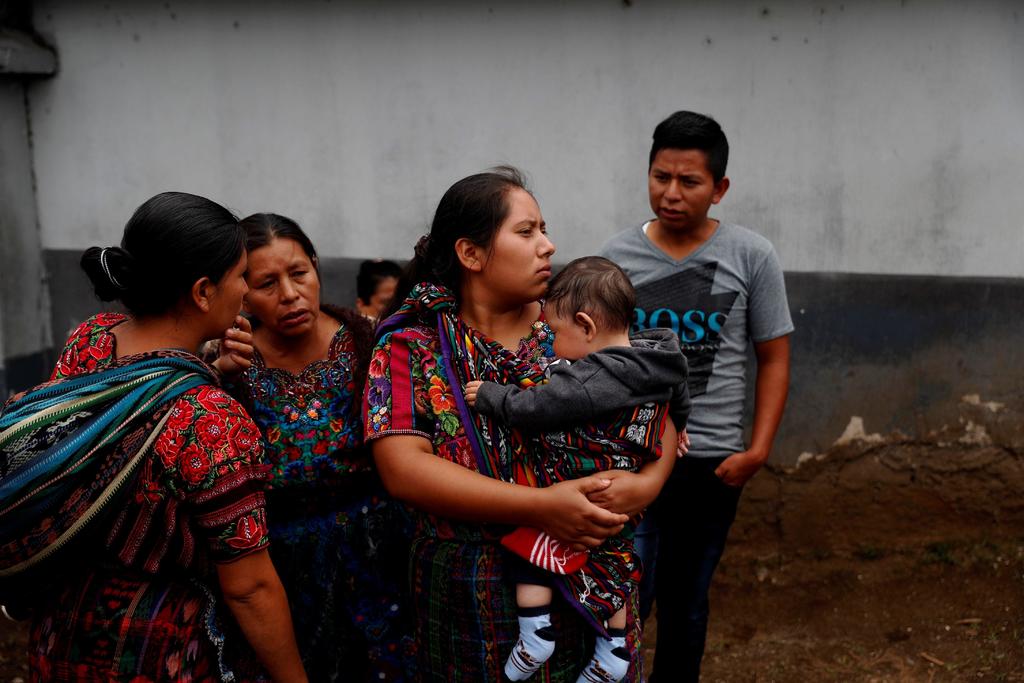 Vuelven migrantes guatemaltecos de EUA con quejas de maltrato en albergues