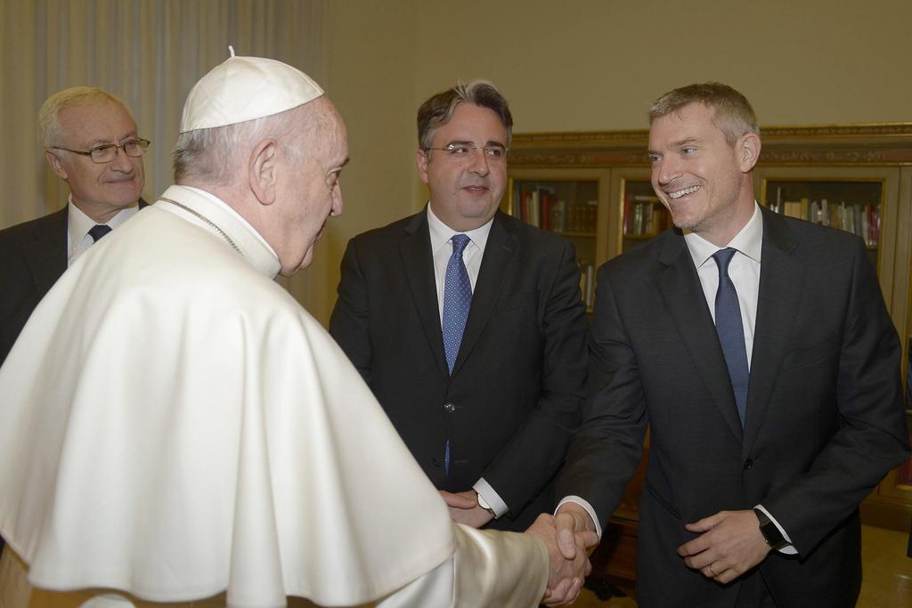 Vaticano cambia de nuevo a portavoz; nombra al italiano Matteo Bruni