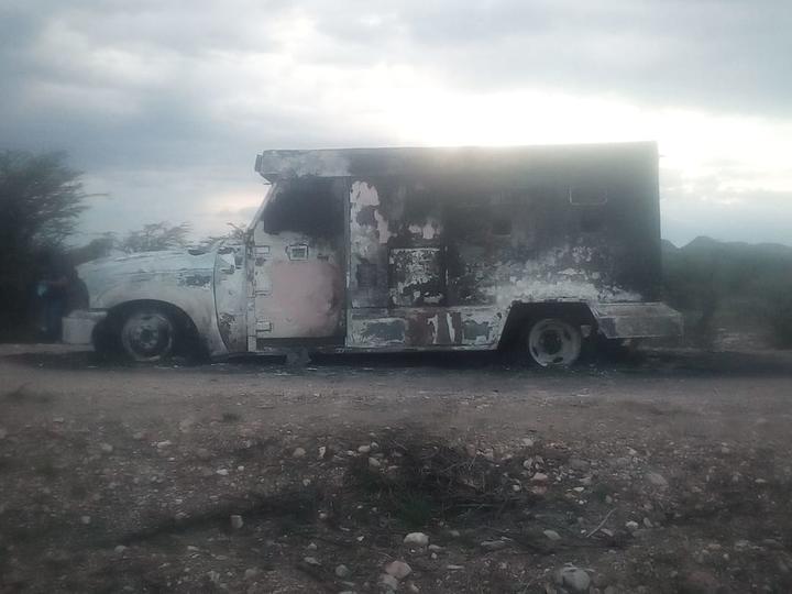 Se incendia camioneta de valores en Peñón Blanco; investigan el hecho