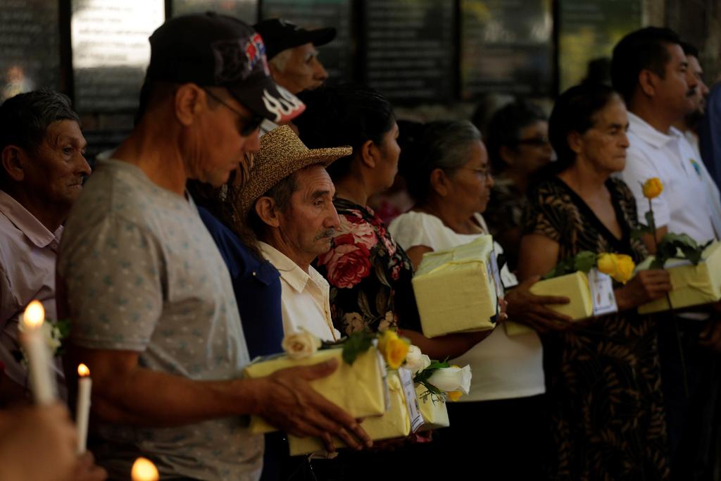 Piden investigar rol de expresidente salvadoreño en masacre de El Mozote