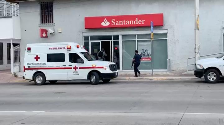 Asaltan banco en Durango; reportan toma de rehenes