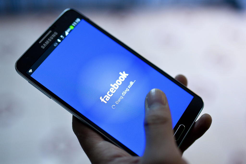 Multa EUA a Facebook con 5 mil mdd por violación a privacidad