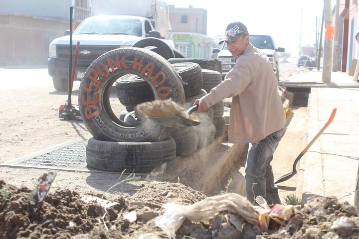 Desazolvan drenaje pluvial en municipios