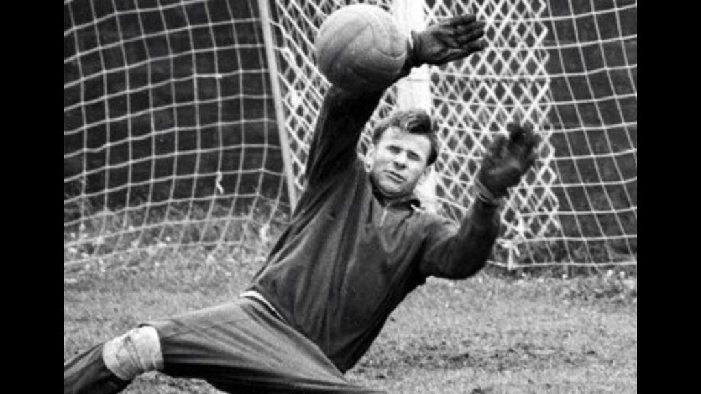 Cinta de Lev Yashin podría estrenarse en estadio de Moscú