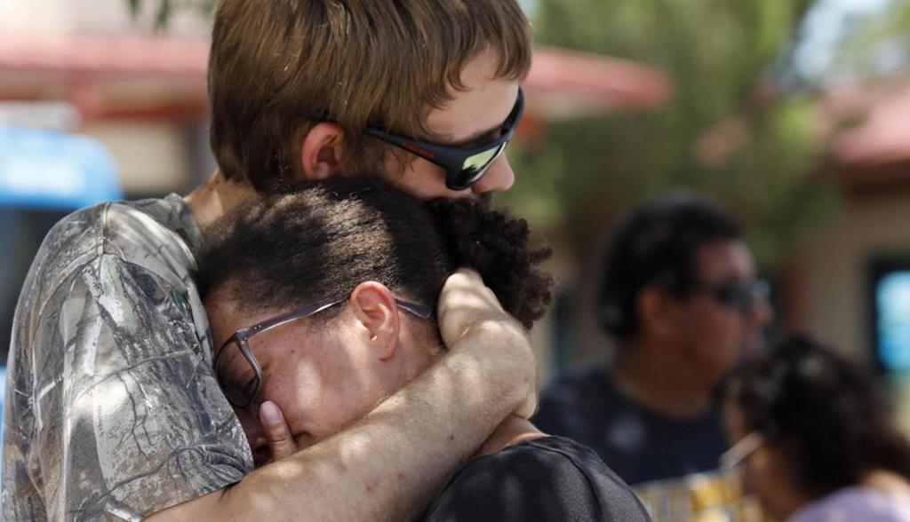 Gobernador de Texas confirma 20 muertos y 26 heridos tras tiroteo en El Paso