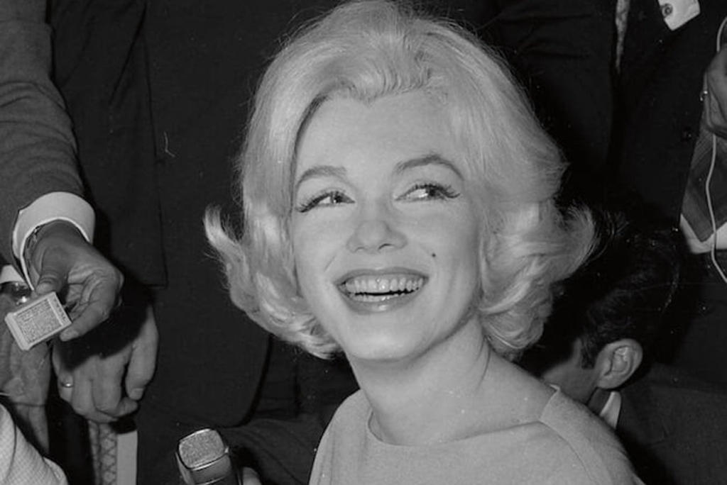 1962: Ve la última luz Marilyn Monroe, afamada actriz de cine estadounidense