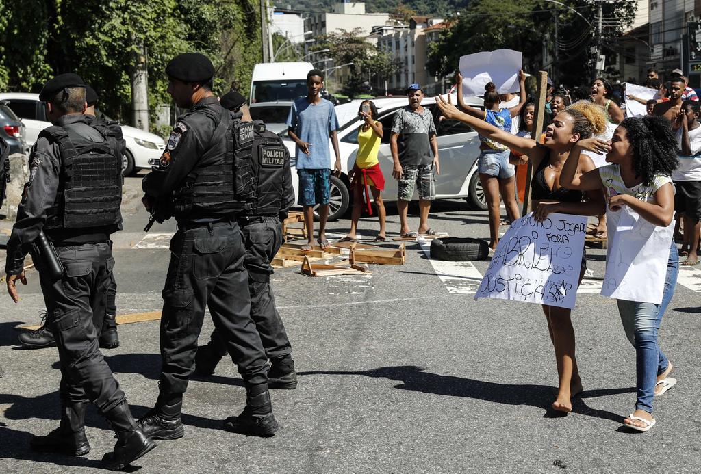 Brasileños vuelven a protestar contra las políticas educativas de Bolsonaro