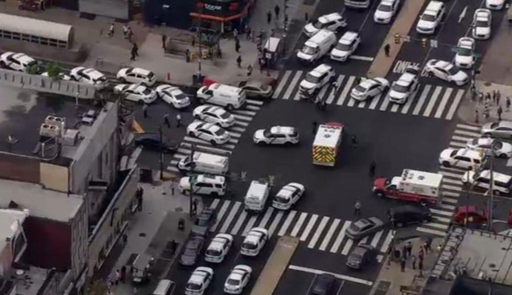 Suman 5 policías heridos tras tiroteo en Filadelfia