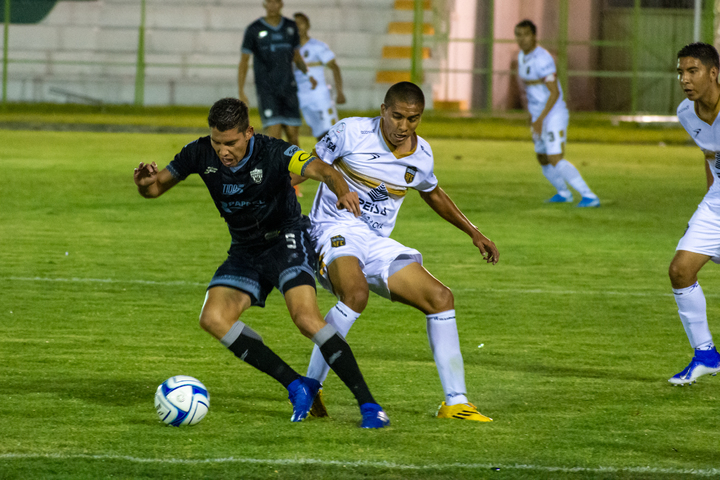 Alacranes deja escapar al Atlético Saltillo