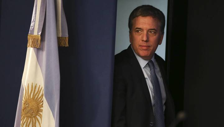 Renuncia el ministro argentino de Hacienda