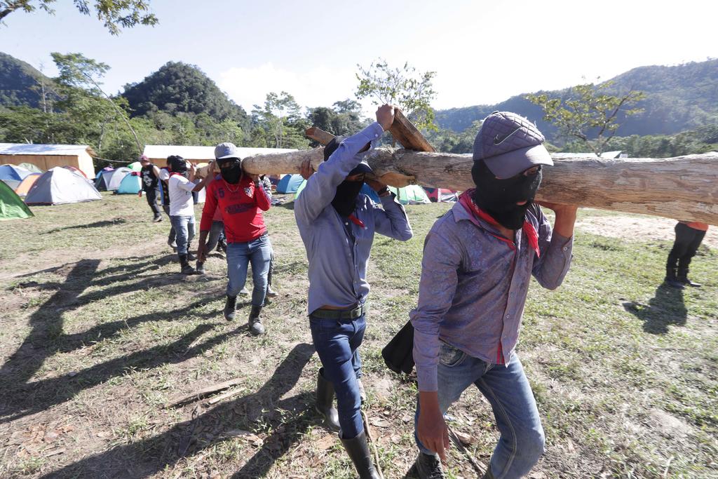 Obrador da la bienvenida a nuevos municipios zapatistas en Chiapas