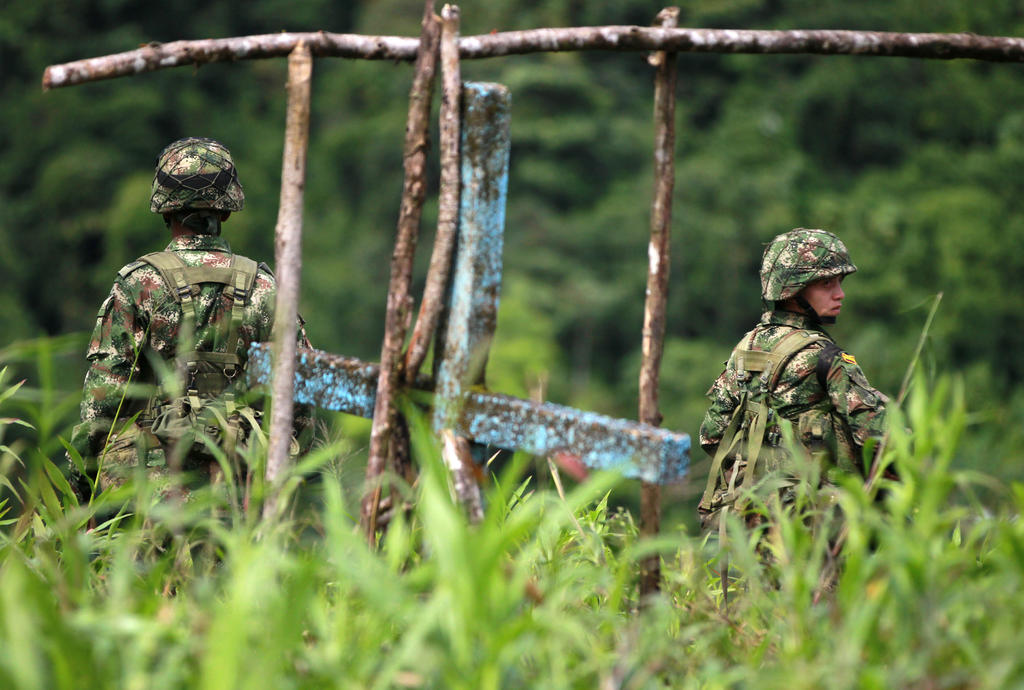 Ataque en Colombia deja un soldado muerto y dos heridos
