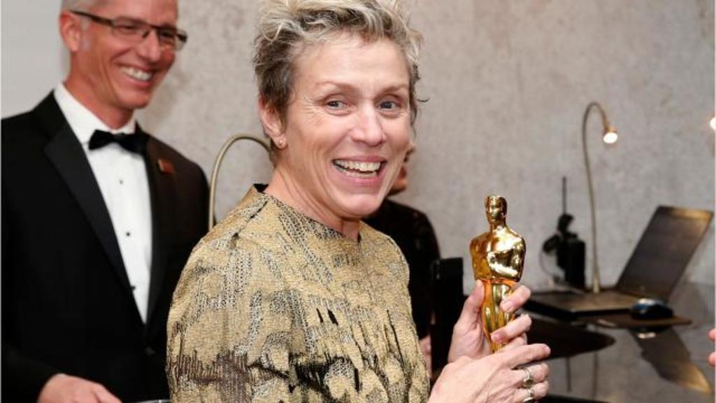 Retiran cargos contra ladrón del Oscar de Frances McDormand