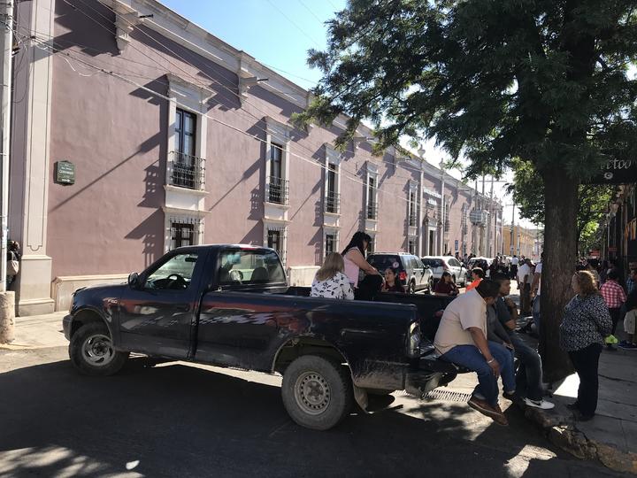 Toman oficinas de Pensiones