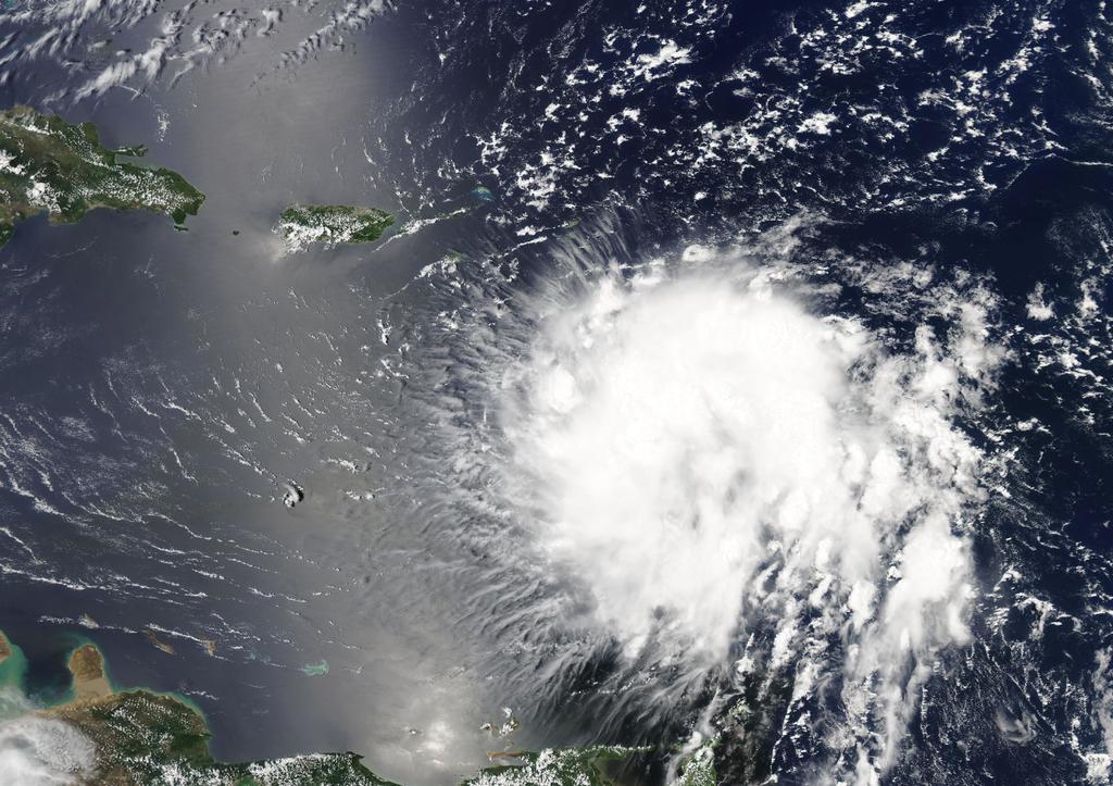 Se convierte Dorian en huracán sobre las Islas Vírgenes de EUA