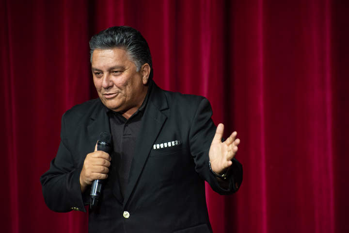 Rogelio Ramos reparte carcajadas en Durango