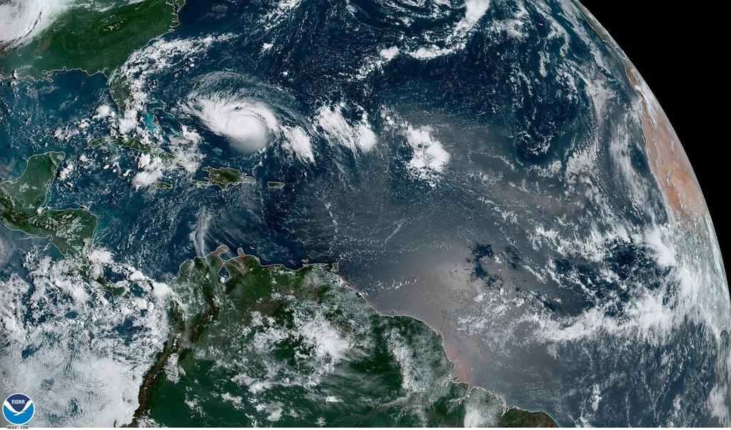 Florida se prepara para el 'monstruoso' huracán Dorian