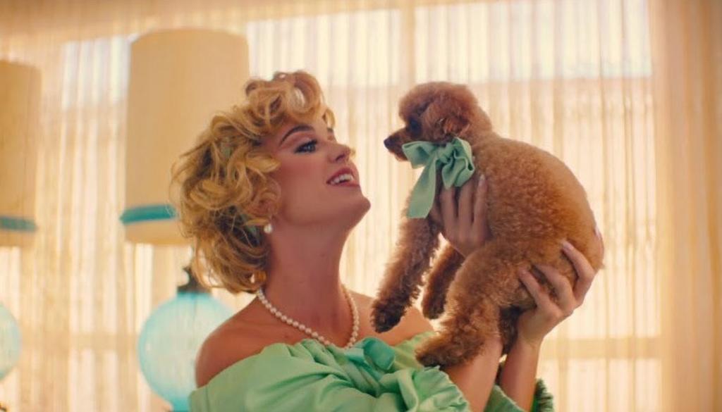 Katy Perry lanza el videoclip de su tema Small Talk