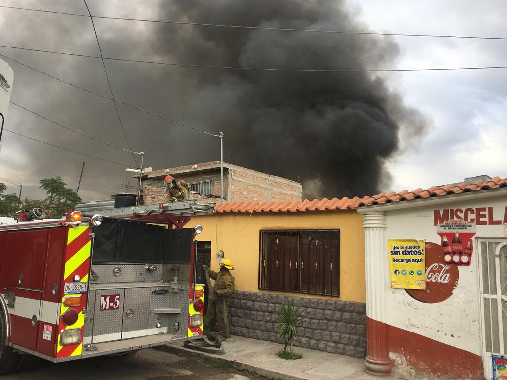 Incendio en Gómez Palacio moviliza a corporaciones de rescate