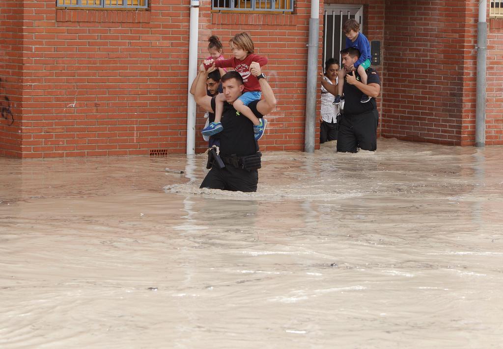 Inundaciones en España dejan cuatro muertos y enormes daños