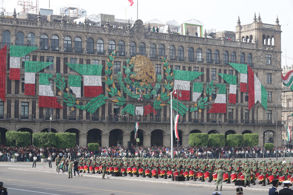 Inicia Desfile Militar por aniversario de la Independencia en CDMX