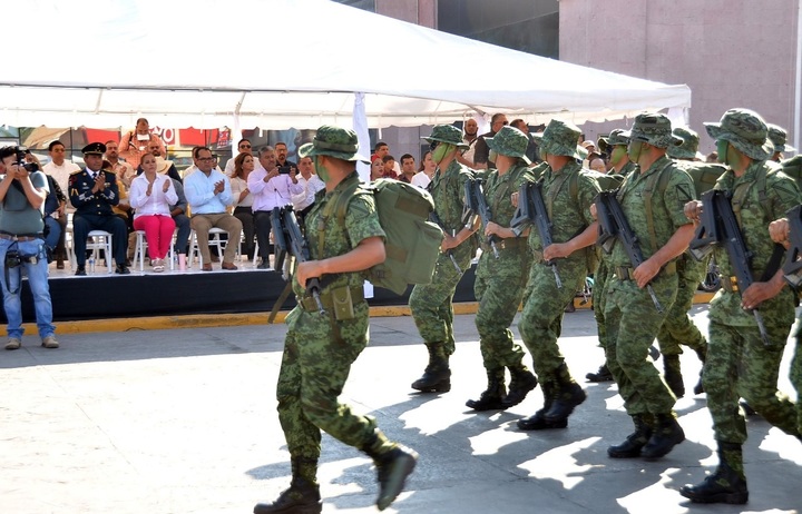 Realizan desfile cívico-militar