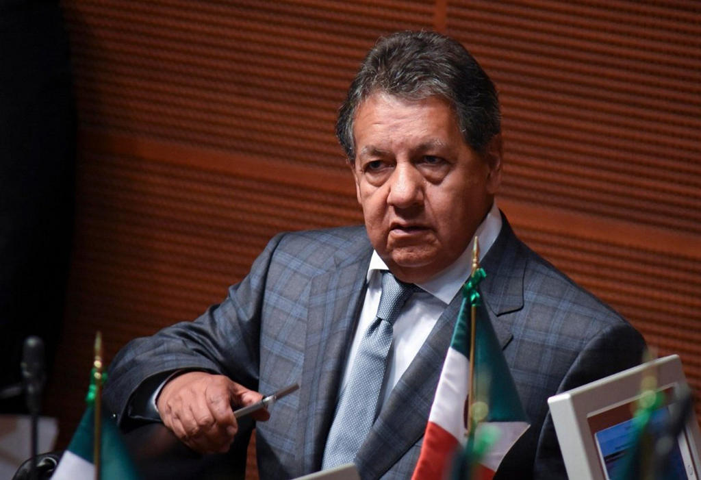 Conceden licencia al senador Higinio Martínez