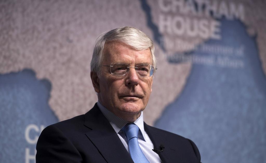 Major acusa a Johnson de bloquear intervención de los Comunes en el 'brexit'
