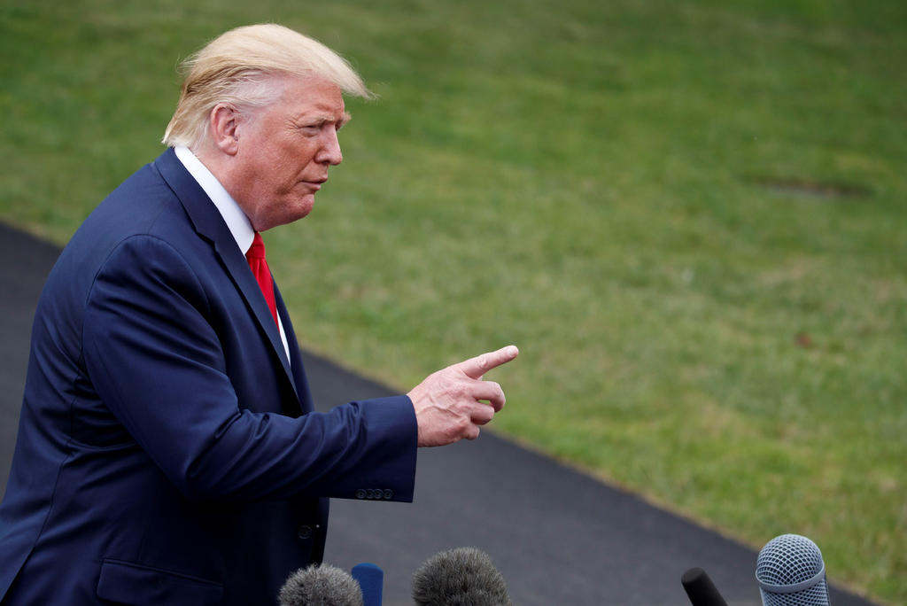 Busca Trump bloquear solicitud para revelar sus impuestos