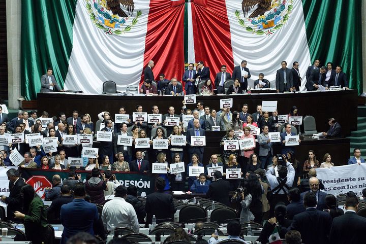 'Ni una coma quedó de Reforma de Peña Nieto'