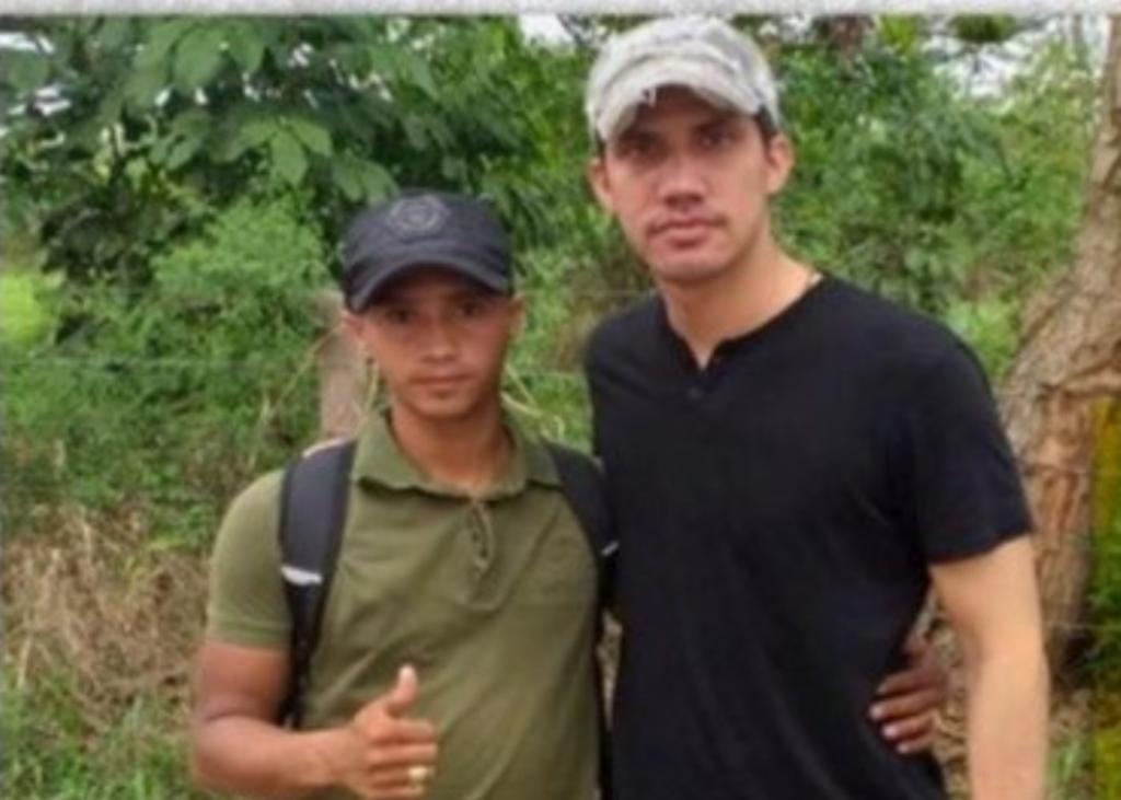 Arrestan en Venezuela a criminal que aparece en foto con Guaidó