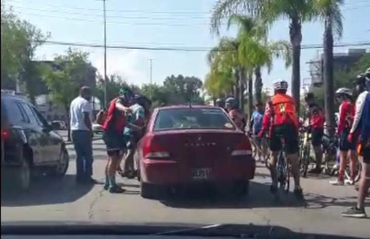 Difunden pelea entre ciclistas y hombre de la tercera edad