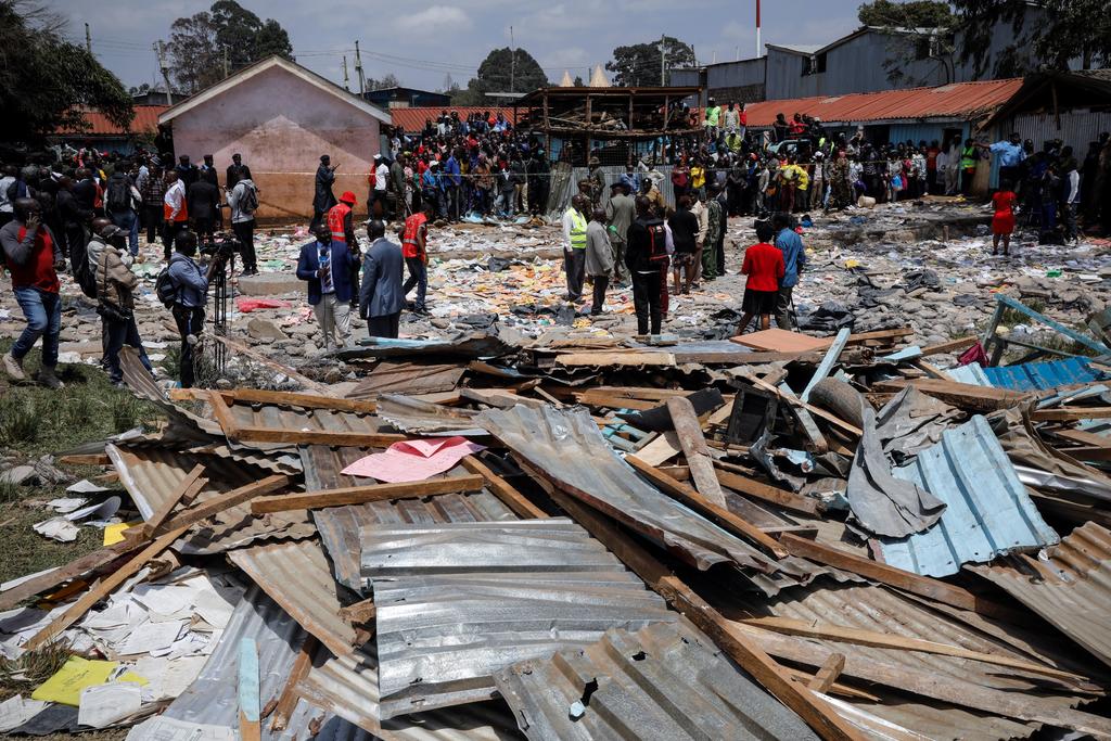 Mueren siete niños tras derrumbarse una escuela en Nairobi