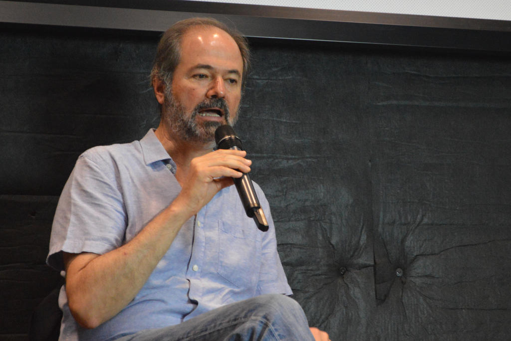 1956: Inicia la vida de Juan Villoro, notable escritor y periodista mexicano