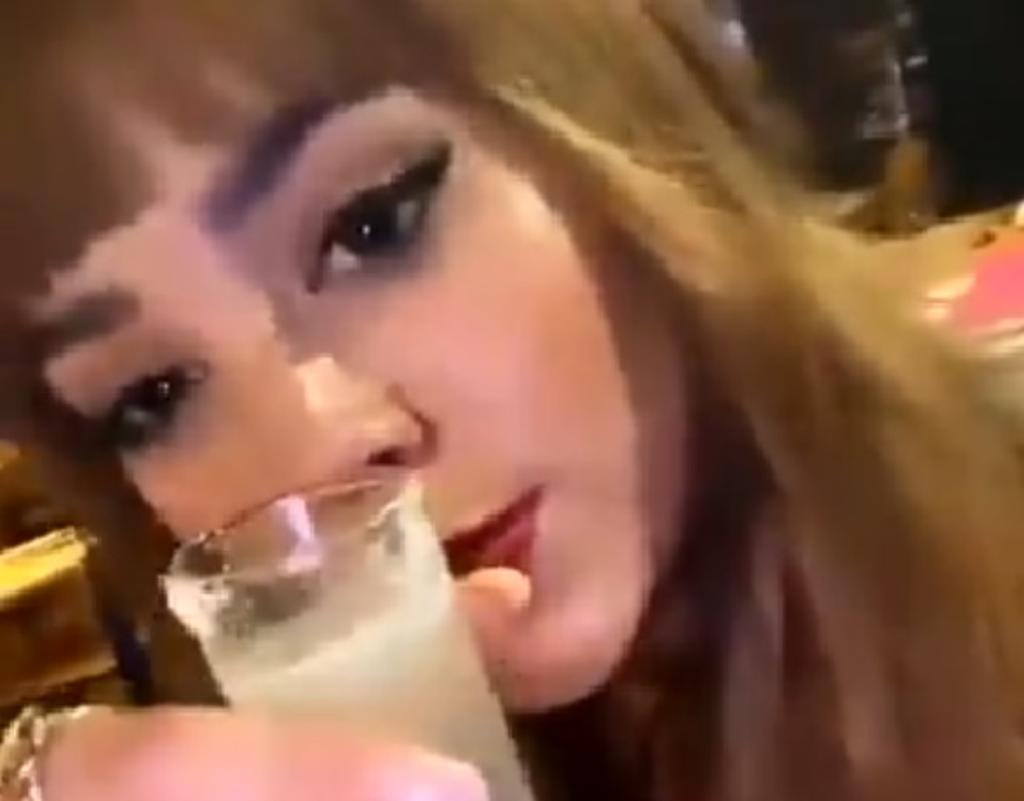 Brindis de Danna Paola se vuelve viral en redes sociales