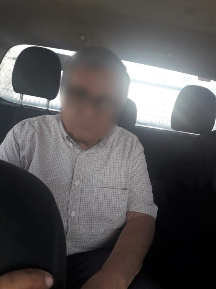 Arrestan a maestro acusado por 2 niñas de abuso sexual