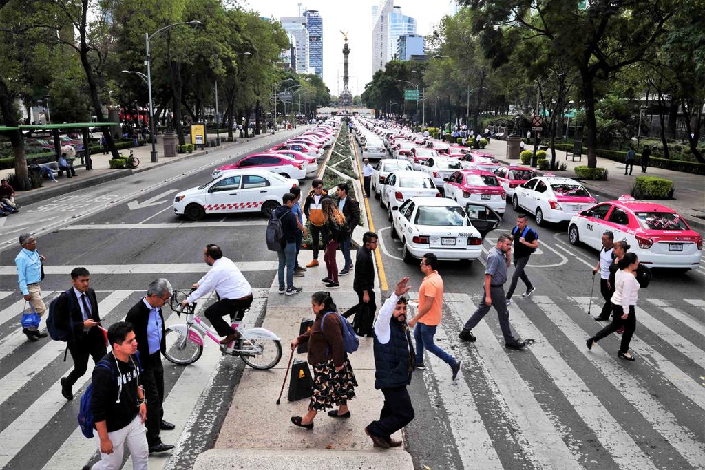 Taxistas y autoridades llegan a acuerdo tras 4 horas de diálogo