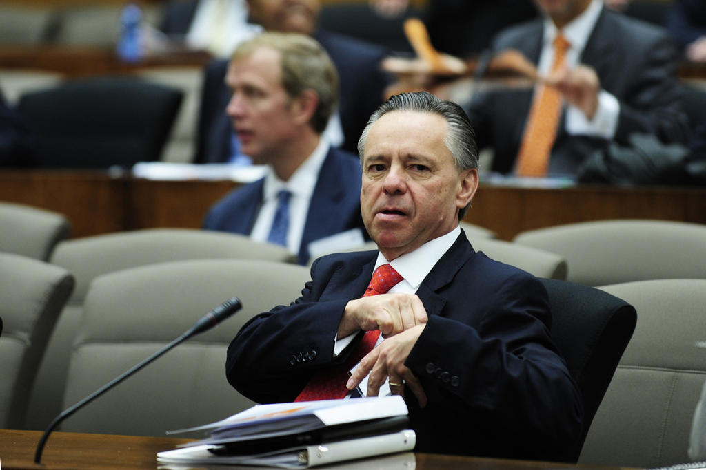 Crecen juntos carrera y negocios cercanos a Medina Mora