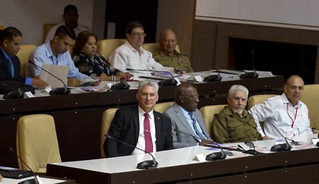 Asume Díaz-Canel el nuevo cargo de presidente de la República de Cuba