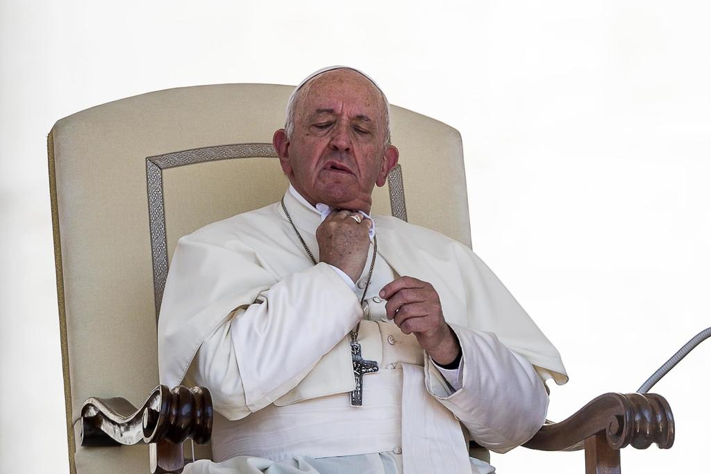 Acepta papa Francisco renuncia de obispo de Nueva York acusado de abusos