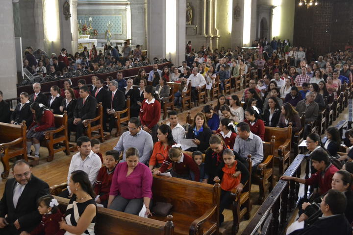 Misa a favor de parroquias de Vicente Guerrero en California, EU